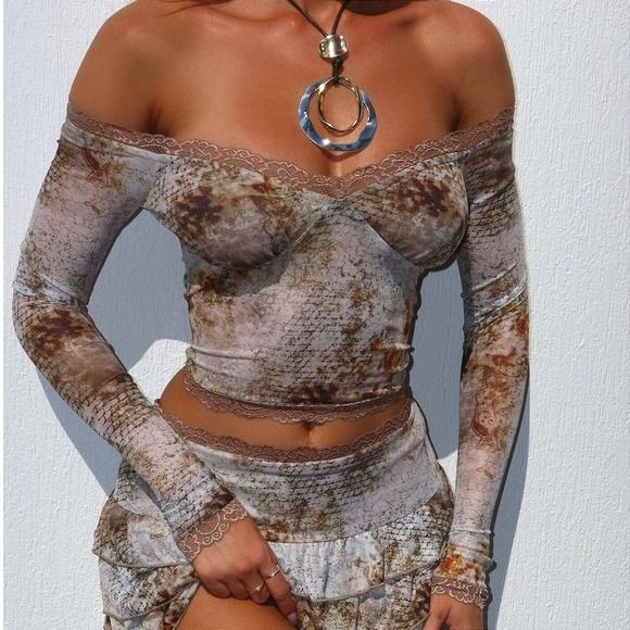 NWT $52 Outcast XS Emerson Long Sleeve Top Kalahari Print Lace Trim Sexy Fitted - Picture 1 of 7